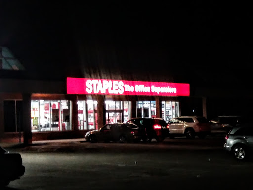 Office Supply Store «Staples», reviews and photos, 49 W Jericho Turnpike, Huntington Station, NY 11746, USA