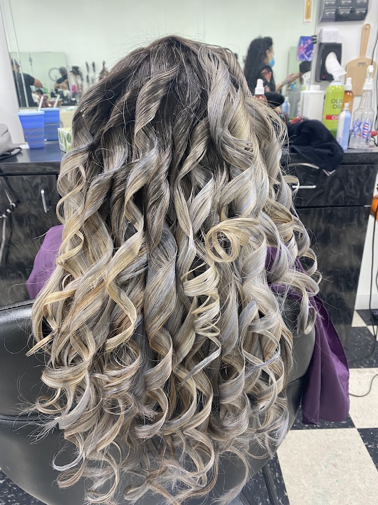 La Estrella Peluqueria 30126