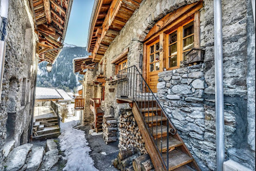 CHALET ALOUETTE: Chalet de groupe, Chalet et Lodge de charme, proche station de ski et remontées mécaniques en Savoie à Champagny-en-Vanoise