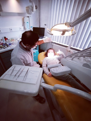 Beoordelingen van Dentiste/Tandarts Abdulhaq Sidi Yacoub in Vilvoorde - Tandarts