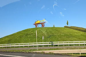 Hubschrauber-Skulptur image