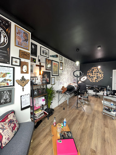 Twin Throne Tattoo Studio