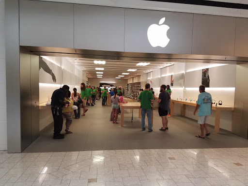 Computer Store «Apple MacArthur Center», reviews and photos, 300 Monticello Ave, Norfolk, VA 23510, USA