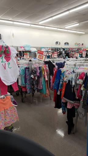 Dollar Store «FAMILY DOLLAR», reviews and photos, 15930 S Wood St, Harvey, IL 60426, USA