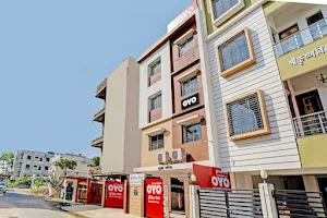 OYO Flagship BlueBird Service Apartment image