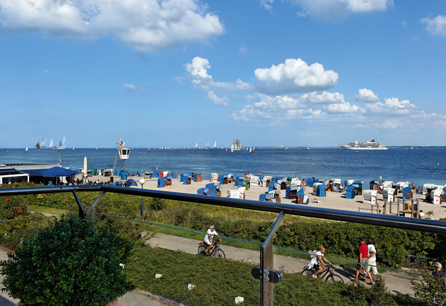 Fotografija Ostseebad Strande z prostorni večplastni zalivi