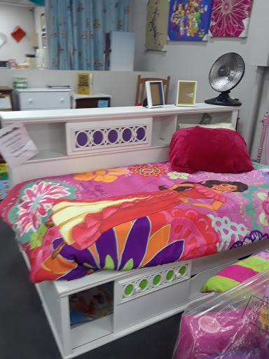 Furniture Store «Romeo & Juliet Furniture Liquidations», reviews and photos, 9810 East 8 Mile Road, Detroit, MI 48234, USA