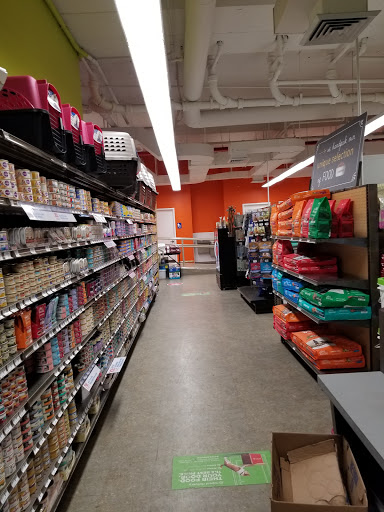 Pet Supply Store «Petco Animal Supplies», reviews and photos, 61-23 190th St, Fresh Meadows, NY 11365, USA