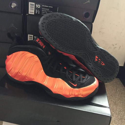 Shopping Mall «Mitchell Mall», reviews and photos, 1020 W Historic Mitchell St, Milwaukee, WI 53204, USA