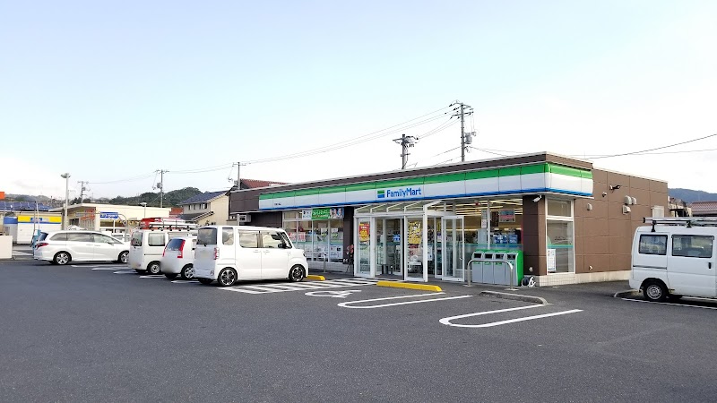 ファミリーマート 雲南大東店