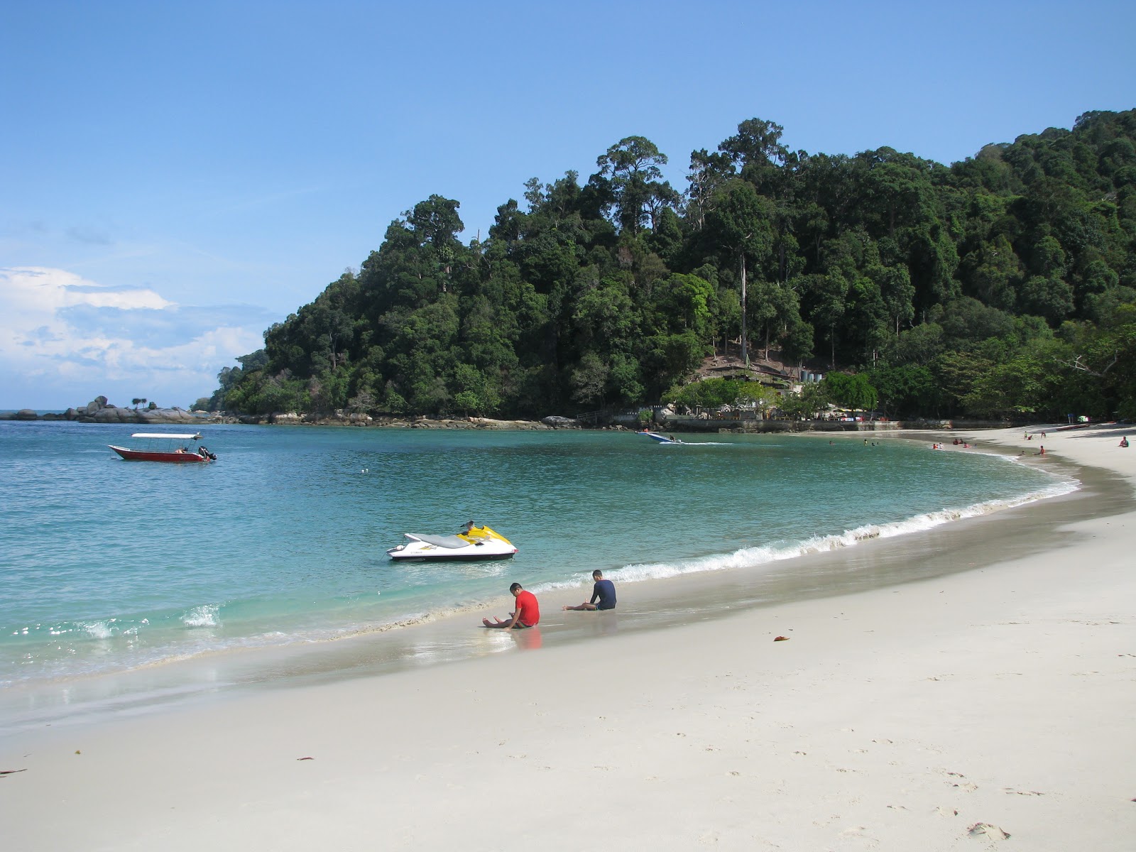 Foto von Teluk Nipah Coral Beach und die siedlung