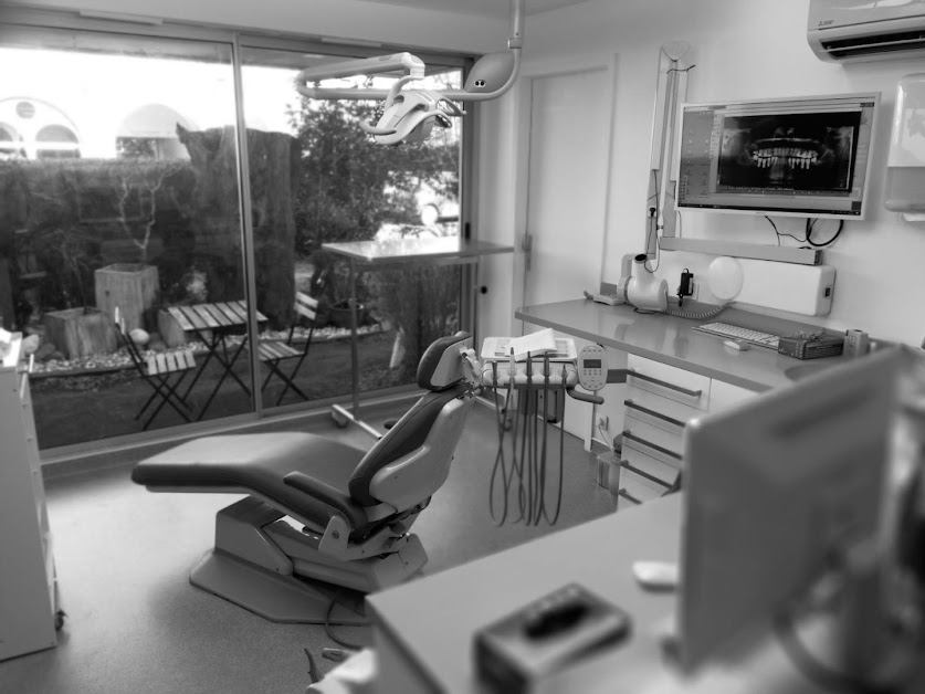 Cabinet Dentaire Bordeaux Barrière de Pessac - Dr Yann Gombauld à Bordeaux (Gironde 33)