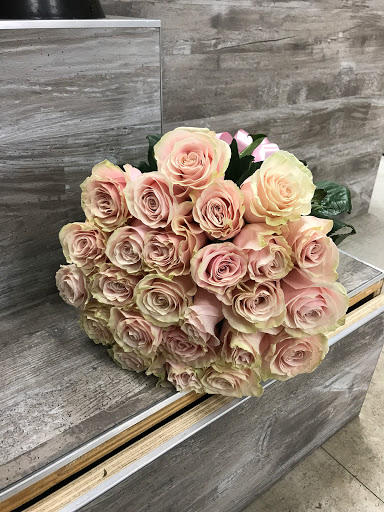 Florist «Everest Florist and Gifts Sacramento», reviews and photos, 7137 Walerga Rd, Sacramento, CA 95842, USA