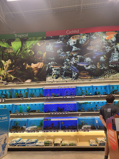 Pet Supply Store «PetSmart», reviews and photos, 5005 S 74th St, Greenfield, WI 53220, USA