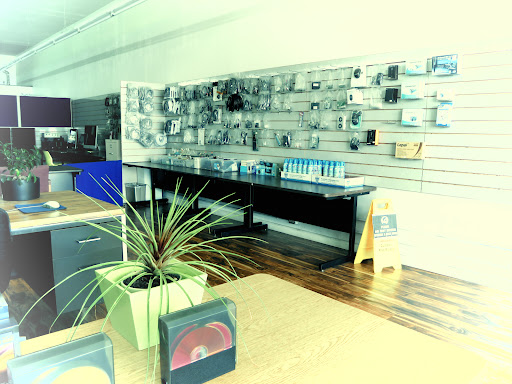 D J Computers, 926 San Pablo Ave, Albany, CA 94706, USA, 