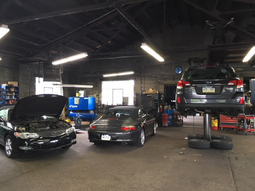 Auto Repair Shop «B & W Auto Services Inc», reviews and photos, 8155 Flourtown Ave, Wyndmoor, PA 19038, USA