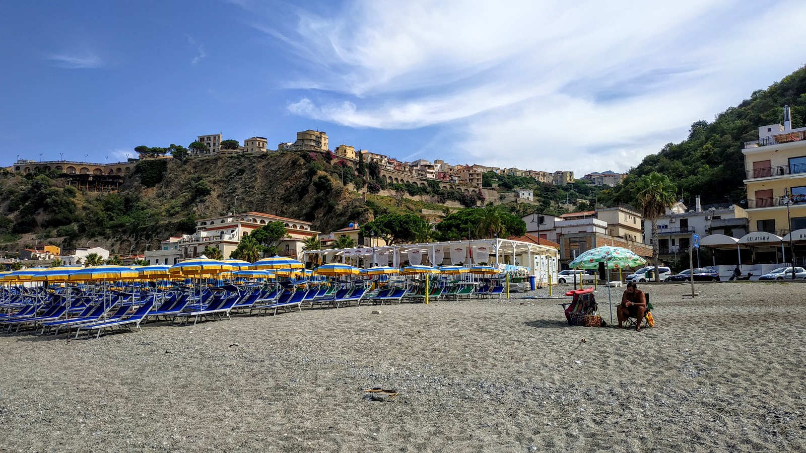 Valokuva Spiaggia Di Scillaista. puhtaustasolla keskipitkä