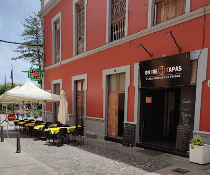 Restaurante Entre Tapas - Plaza SANTIAGO DE GALDAR, 1 ESQUINA, C. Andamana, 1, 35460 Gáldar, Las Palmas, Spain