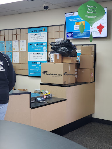 Shipping and Mailing Service «The UPS Store», reviews and photos, 2973 Harbor Blvd, Costa Mesa, CA 92626, USA
