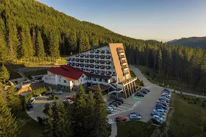 Hotel Peștera image