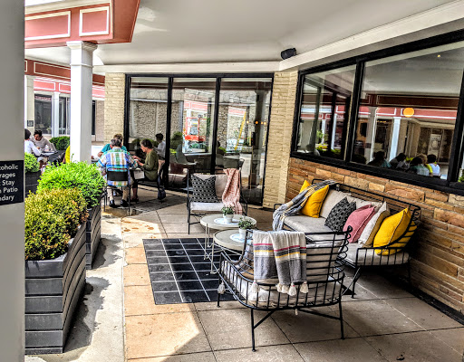 Shopping Mall «The Village», reviews and photos, 6920 Mission Rd, Prairie Village, KS 66208, USA