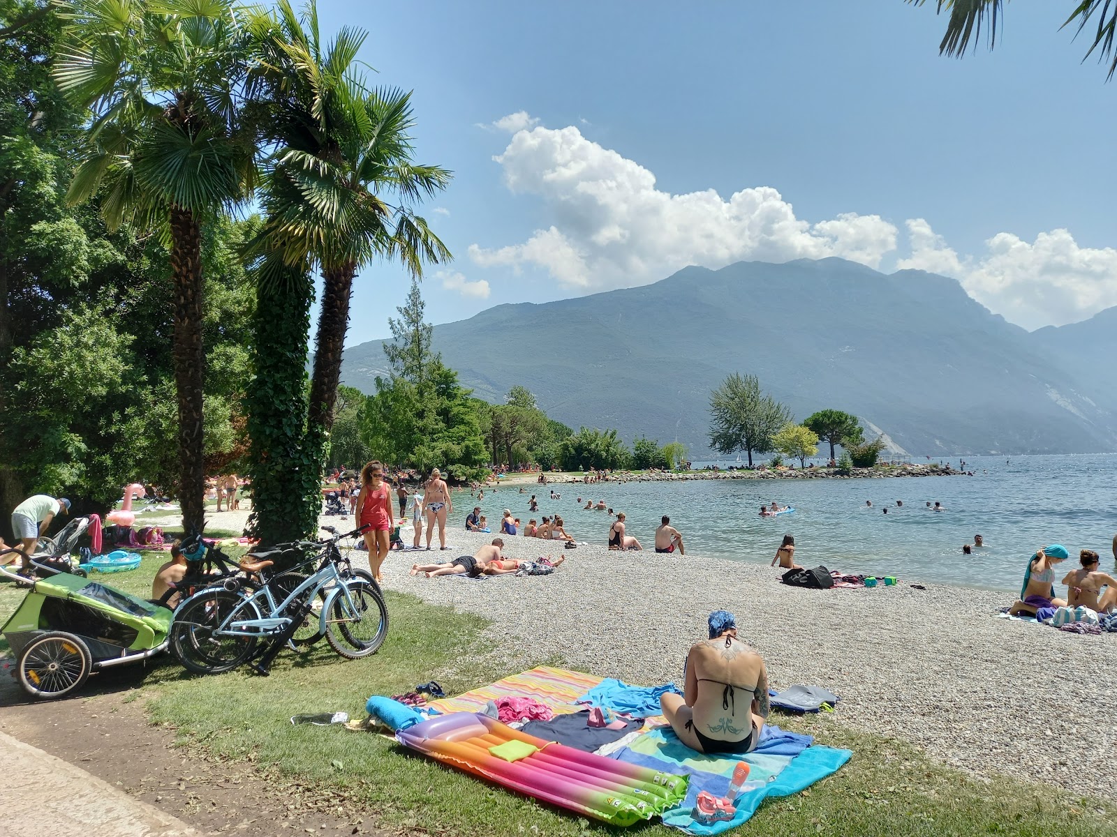 Sabbioni Plajı'in fotoğrafı turkuaz saf su yüzey ile