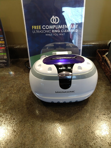 Auto Body Shop «LOF-Xpress Oil Change - Ames», reviews and photos, 520 S Duff Ave, Ames, IA 50010, USA