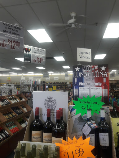Wine Store «Wollaston Wine & Spirits», reviews and photos, 58 Beale St, Quincy, MA 02170, USA