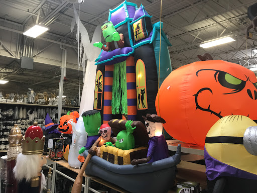 Home Goods Store «At Home», reviews and photos, 11501 Bluegrass Pkwy, Jeffersontown, KY 40299, USA