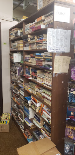 Used Book Store «Paperback Outlet», reviews and photos, 29170 Hoover Rd, Warren, MI 48093, USA