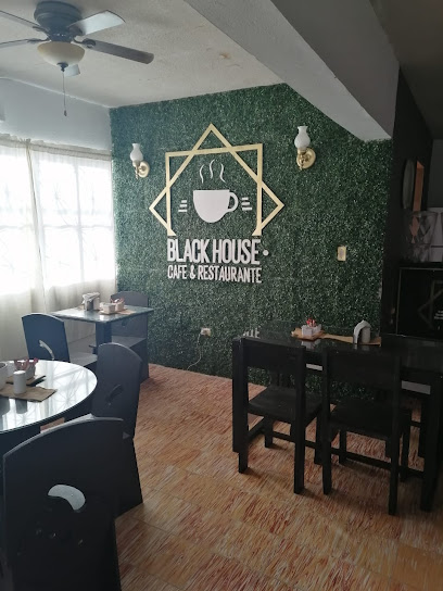 Black House Café y Restaurante
