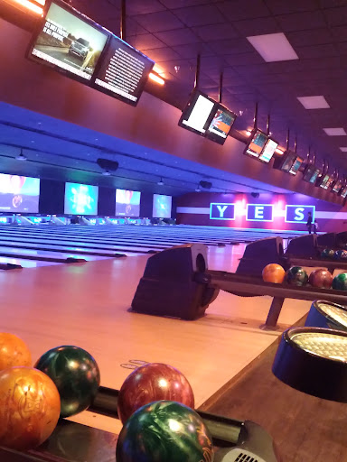 Bowling Alley «AMF Cerritos Lanes», reviews and photos, 18811 Carmenita Rd, Cerritos, CA 90703, USA