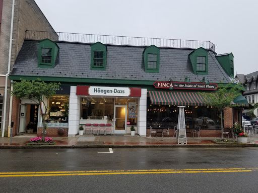 Ice Cream Shop «Häagen-Dazs® Ice Cream Shop», reviews and photos, 22 E Ridgewood Ave, Ridgewood, NJ 07450, USA