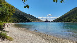 Photo de Plomin Beach protégé par des falaises