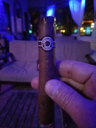 Tobacco Shop «Angry Moon Cigar Bar», reviews and photos, 2401 PGA Boulevard, Palm Beach Gardens, FL 33410, USA