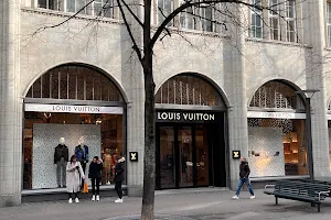 LOUIS VUITTON Zurich Store image