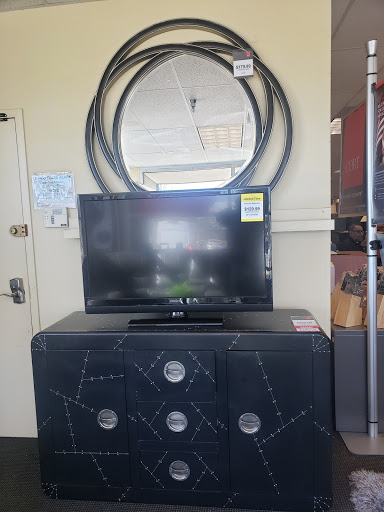 Used Furniture Store «CORT Clearance Center», reviews and photos, 801 Hampton Park Blvd, Capitol Heights, MD 20743, USA