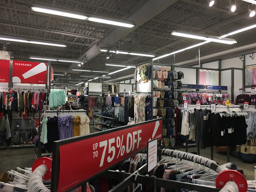 Clothing Store «Old Navy», reviews and photos, 11211 120th Ave, Pleasant Prairie, WI 53158, USA