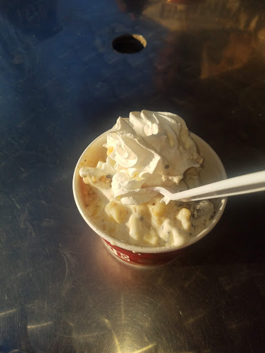 Ice Cream Shop «Cold Stone Creamery», reviews and photos, 1570 S Harbor Blvd, Anaheim, CA 92802, USA