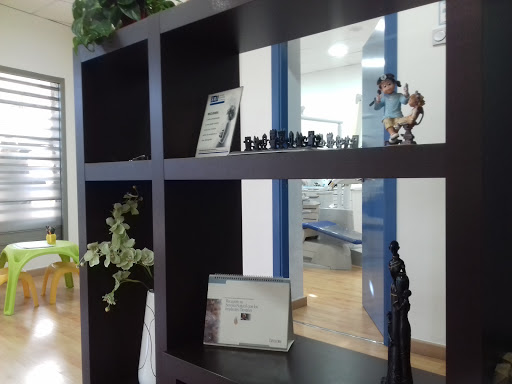 Información y opiniones sobre Dr. David Uroz Torres de Almería