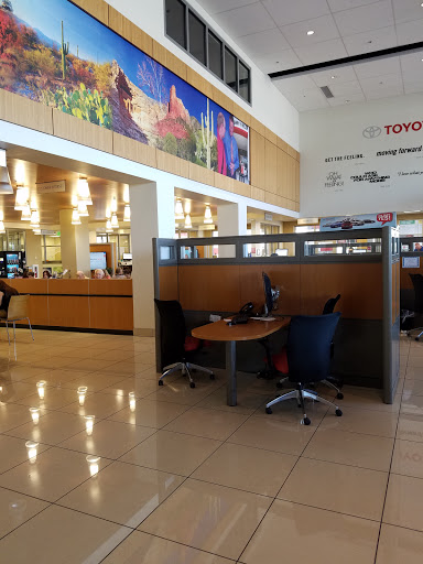 Toyota Dealer «Larry H. Miller Toyota Peoria», reviews and photos, 8633 W Bell Rd, Peoria, AZ 85382, USA