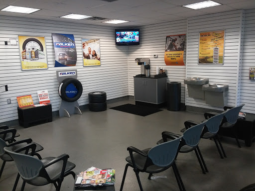 Tire Shop «Tires Plus», reviews and photos, 1100 S Federal Hwy, Pompano Beach, FL 33062, USA