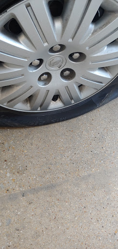 Tire Shop «Discount Tire Store - Lewisville, TX», reviews and photos, 2385 S Stemmons Fwy, Lewisville, TX 75067, USA