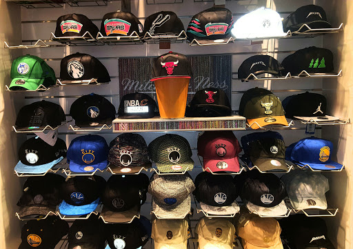 Clothing Store «Champs», reviews and photos, 205 E Broadway, Bloomington, MN 55425, USA