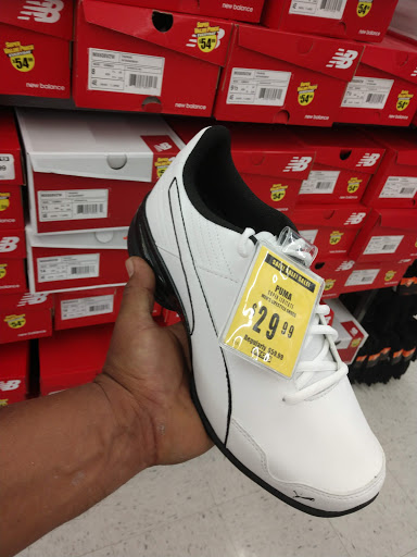 Sporting Goods Store «Big 5 Sporting Goods - El Toro», reviews and photos, 24314 Swartz Dr, Lake Forest, CA 92630, USA