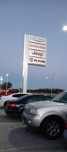 Car Dealer «Lone Star Chrysler Dodge Jeep Ram», reviews and photos, 8811 I-35, San Antonio, TX 78211, USA