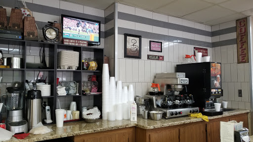 Donut Shop «Donut Castle», reviews and photos, 11831 E 13 Mile Rd, Warren, MI 48093, USA