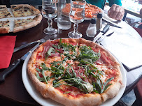 Plats et boissons du Restaurant italien Pizza sarno à Paris - n°1