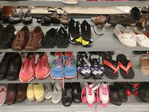 Thrift Store «Plaza Thrift Store», reviews and photos, 135 S Central Expy, McKinney, TX 75070, USA