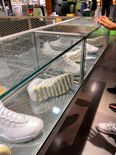 Clothing Store «Nike Portland», reviews and photos, 638 SW 5th Ave, Portland, OR 97201, USA